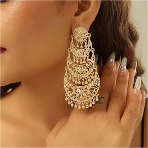 Elegant Gold colored tassel Earrings NEW!!